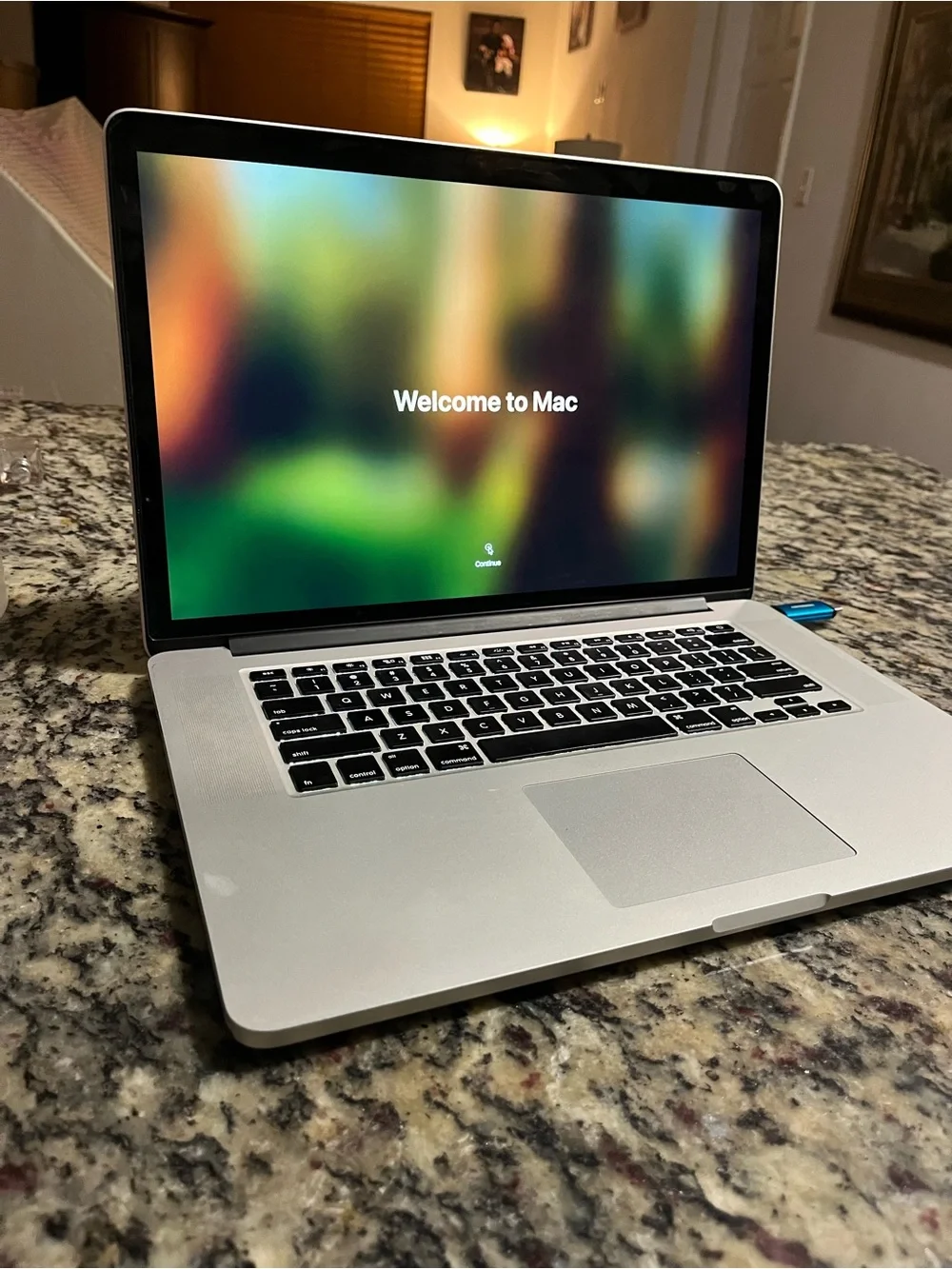 Apple MacBook Pro Silver 15-inch Core i7 16GB Somona